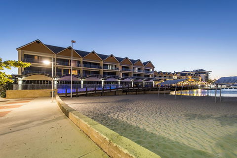 Dolphin Quay Apartments - St Kilda Accommodation 0