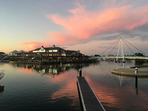 Mandurah Ocean Marina Chalets - St Kilda Accommodation 3