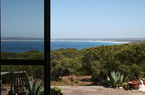 Aqua Views - St Kilda Accommodation 14