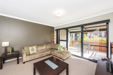 Subiaco Emporium Apartment - St Kilda Accommodation 13