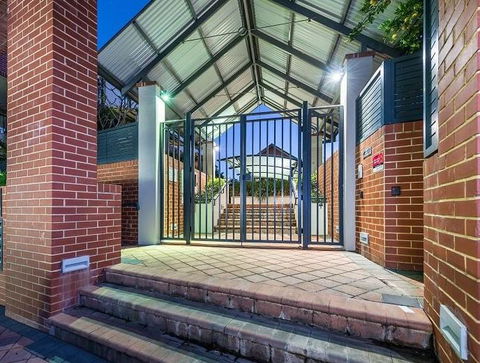 Subiaco Emporium Apartment - St Kilda Accommodation 6