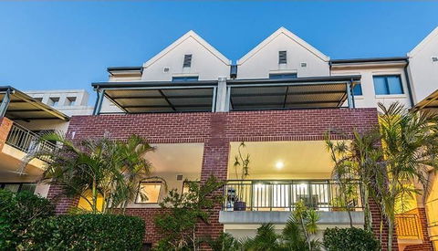 Subiaco Emporium Apartment - St Kilda Accommodation 7