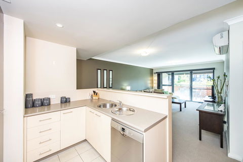 Subiaco Emporium Apartment - St Kilda Accommodation 14