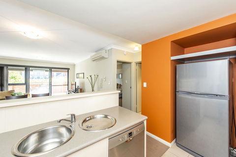 Subiaco Emporium Apartment - St Kilda Accommodation 18