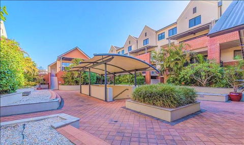 Subiaco Emporium Apartment - St Kilda Accommodation 4