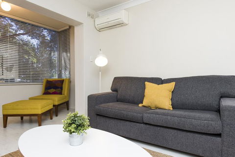 Townshend Rd - St Kilda Accommodation 35