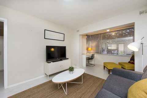 Townshend Rd - St Kilda Accommodation 7
