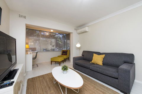 Townshend Rd - St Kilda Accommodation 41