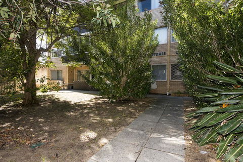 Townshend Rd - St Kilda Accommodation 38