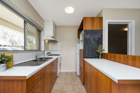 Townshend Rd - St Kilda Accommodation 11