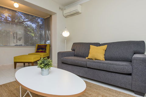 Townshend Rd - St Kilda Accommodation 3