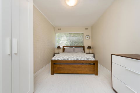 Townshend Rd - St Kilda Accommodation 20