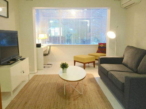 Townshend Rd - St Kilda Accommodation 10