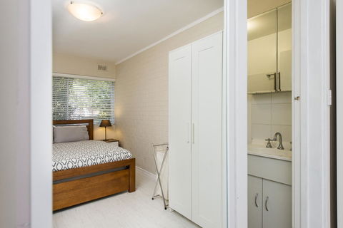Townshend Rd - St Kilda Accommodation 22