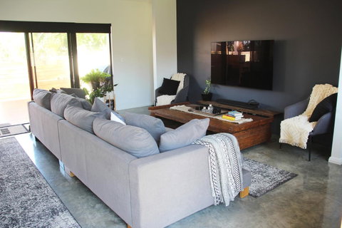 Bayside Luxury Escape Busselton - St Kilda Accommodation 8