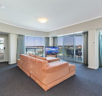 A 406 FANTASTIC OCEAN BEACH and MARINA VIEW APT AT SEASHELLS RESORT - St Kilda Accommodation