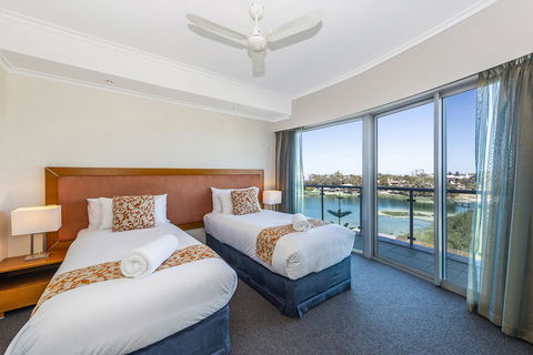 A 406 FANTASTIC OCEAN BEACH And MARINA VIEW APT - MANDURAH - St Kilda Accommodation 17