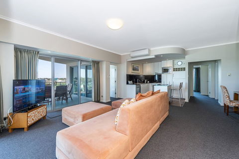 A 406 FANTASTIC OCEAN BEACH And MARINA VIEW APT - MANDURAH - St Kilda Accommodation 22
