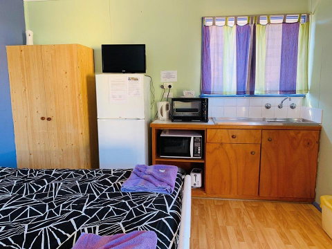 Shark Bay Cottages - St Kilda Accommodation 22