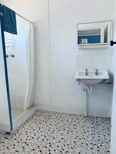 Shark Bay Cottages - St Kilda Accommodation 25