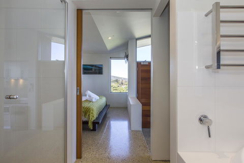 Aquatic Visions - St Kilda Accommodation 4