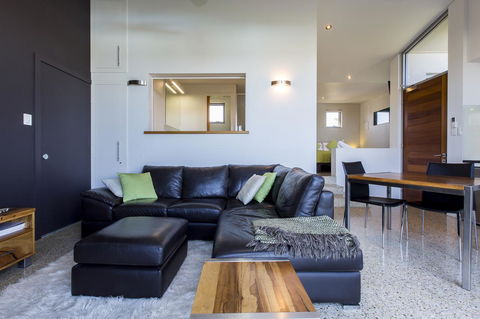 Aquatic Visions - St Kilda Accommodation 8