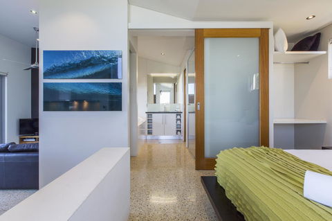 Aquatic Visions - St Kilda Accommodation 3