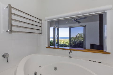 Aquatic Visions - St Kilda Accommodation 5