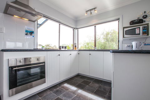 Bircoo Cottage Beach And Golf Getaway - St Kilda Accommodation 3