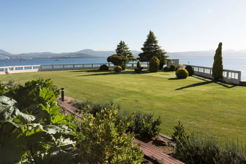 Wrest Point - St Kilda Accommodation 17