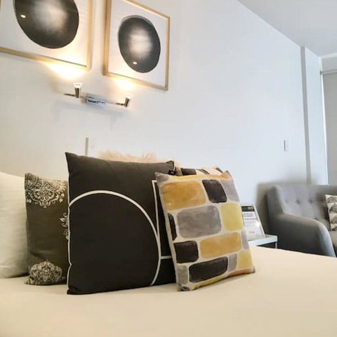 Sandy Bay Studio Apartment - St Kilda Accommodation 1