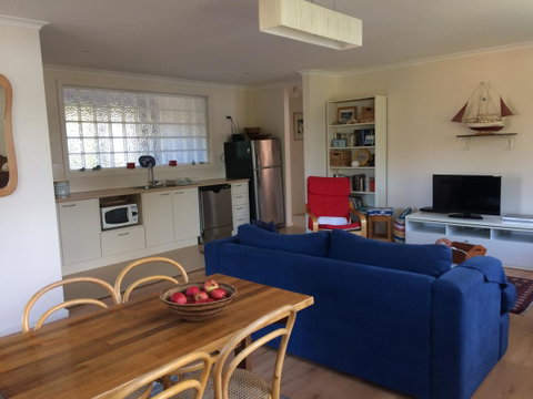 Anchorage Waterfront Retreat - St Kilda Accommodation 5