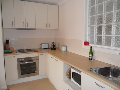 Anchorage Waterfront Retreat - St Kilda Accommodation 3