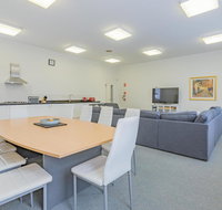 4 Bedroom House - Hobart CBD - Free Parking - St Kilda Accommodation