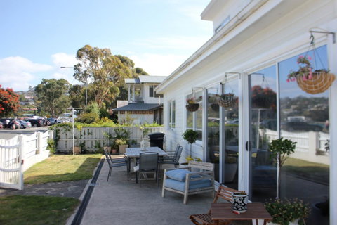 The Ultimate Beach House - St Kilda Accommodation 11