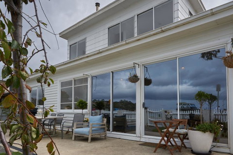 The Ultimate Beach House - St Kilda Accommodation 4
