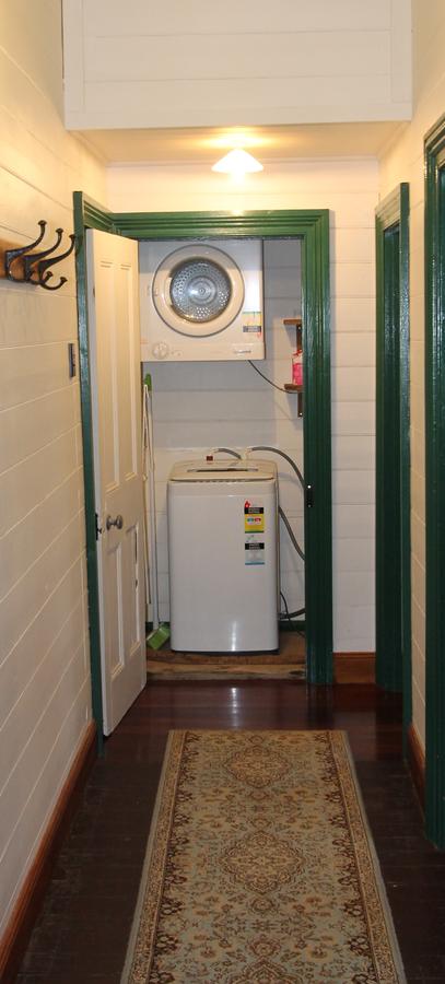 Kerrellie Cottages 2, 4 & 8 Reid Street - St Kilda Accommodation 10