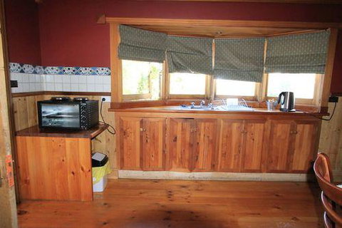 Kerrellie Cottages 2, 4 & 8 Reid Street - St Kilda Accommodation 14