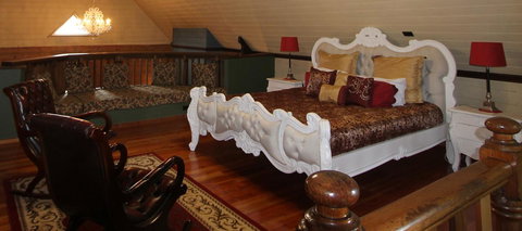 Kerrellie Cottages 2, 4 & 8 Reid Street - St Kilda Accommodation 29