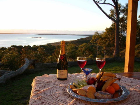 Island View Spa Cottage - St Kilda Accommodation 0
