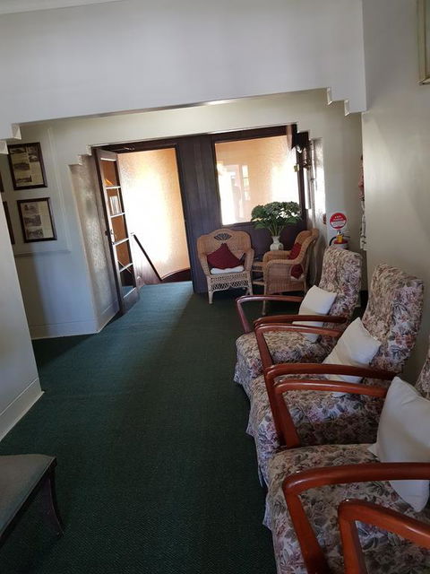 New Ivanhoe Hotel - St Kilda Accommodation 3