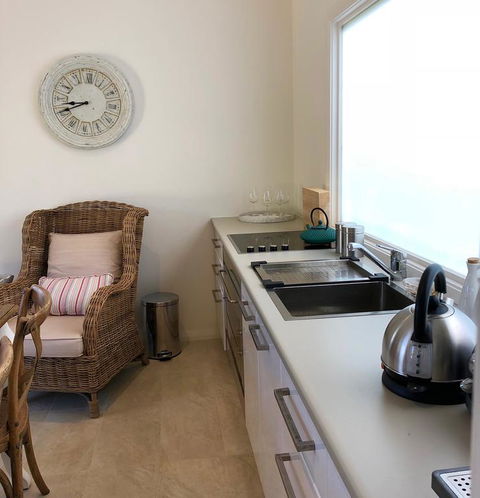 NEW: Tranquil Retreat -The Barn House Ingleside, Northern Beaches - St Kilda Accommodation 3