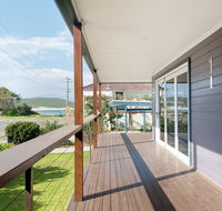 No. 1 Fingal Bay Beach House - The Little Abode