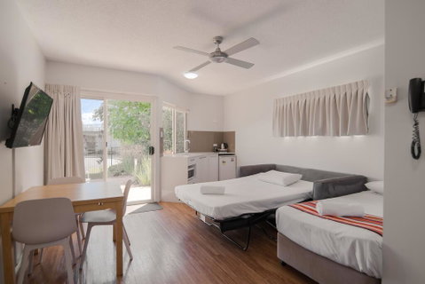 Noosa Sun Motel - St Kilda Accommodation 2