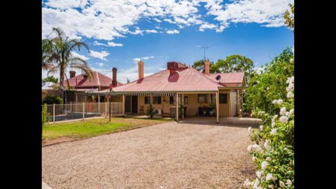 Oakwood Cottage - St Kilda Accommodation 1