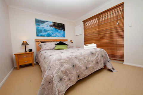 Ocean Mist Villa - St Kilda Accommodation 0