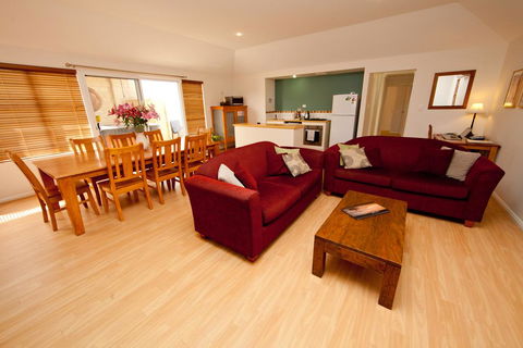 Ocean Mist Villa - St Kilda Accommodation 3