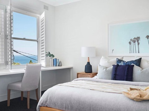 Ocean Views On Coogee Beach - St Kilda Accommodation 1
