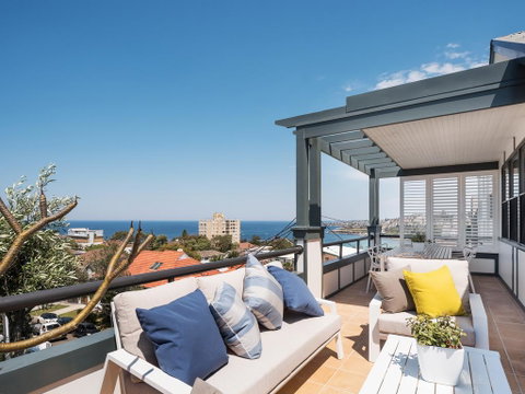 Ocean Views On Coogee Beach - St Kilda Accommodation 0