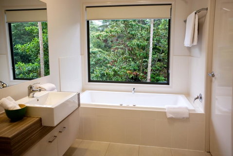 On Obi Maleny - St Kilda Accommodation 0